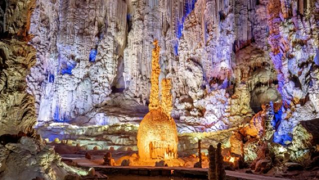 織金洞+織金大峽谷+高端私人導覽一日遊【獨立私人導覽+專車接駁】