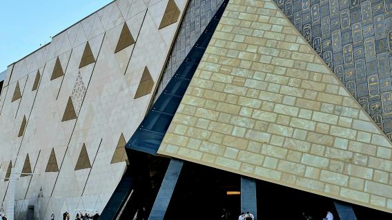 Piramides van Gizeh, Sfinx en het Grand Egyptian Museum: rondleiding + vervoer + lunch