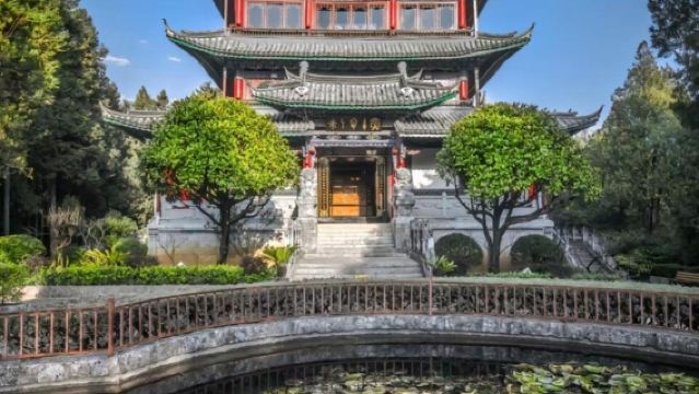 麗江古城＋拉市海湿地公園ワンデーツアー 香格里拉発 中国語・英語サービス対応