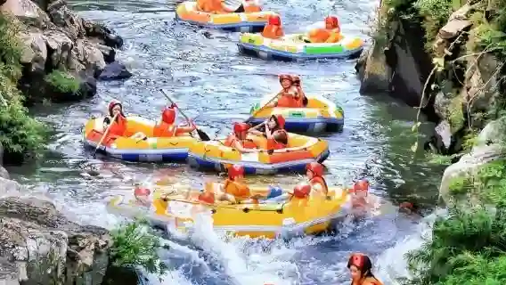 桂林陽朔帶娃一起「探索新境」玩|龍頸河漂流＋可以爬的古東瀑布