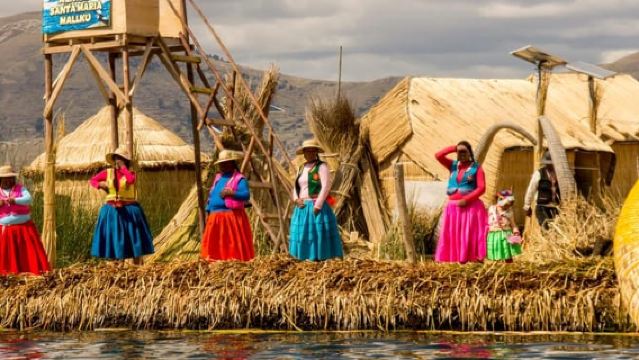 Depuis Cusco : visite des Uros et de Taquile|Journée complète|