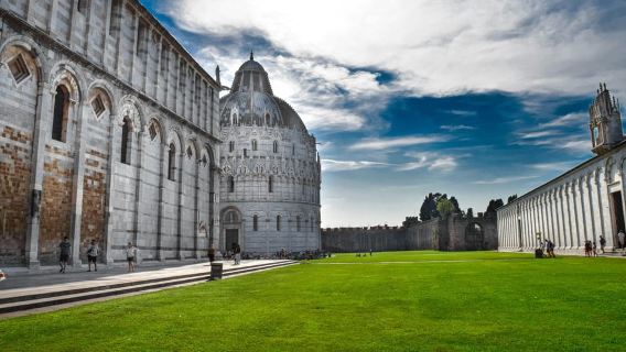 Florence : Excursion d'une journée à Pise avec billets pour la tour et la cathédrale de Pise