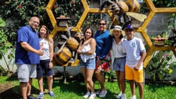 Esplora San Juan La Laguna: un'avventura guidata a piedi