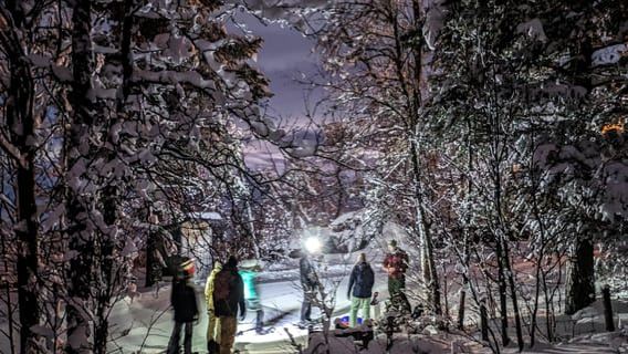 Geilo: Chuyến tham quan buổi tối dành cho gia đình với xe trượt tuyết, lửa trại và vui chơi!