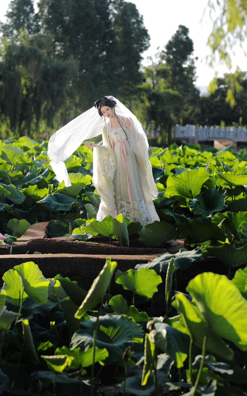 Travel Photoshoot in Longmen Mountain Scenic Area, Pengzhou[Wedding photography private charter guide translation promotional video micro film advertisement documentary video editing]