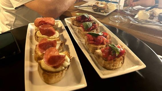 Guided, FUN Wine Tasting with Trivia Games, Napoli