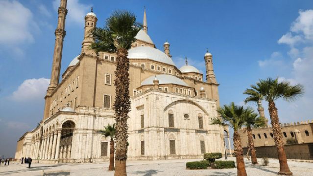 アレクサンドリアの宿・ホテルからピラミッド&シタデル