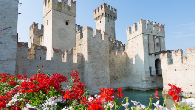 From Venice: Verona, Sirmione and Lake Garda Tour with Boat Ride