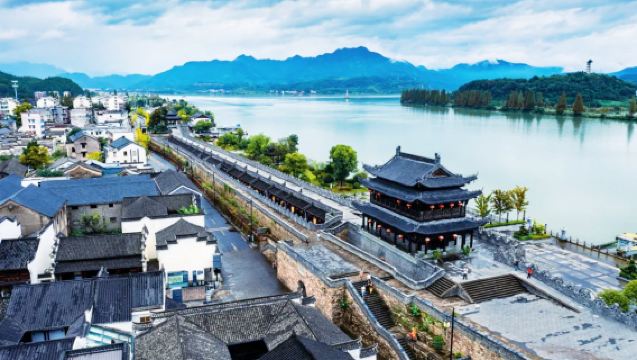 Hangzhou andata e ritorno: tour di un giorno a Meicheng Ancient Town e Xinye Ancient Village | Guida multilingue | Noleggio con conducente esclusivo su misura