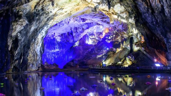 Zhijin-Höhle Tagesausflug (Abfahrt von Guiyang)