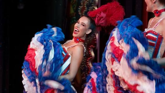 Cena en la Torre Eiffel, crucero por el Sena y espectáculo en el Moulin Rouge