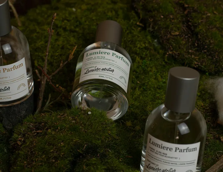 聖水Lumiere Perfume：自分だけの香水を作る - シグネチャーAクラス