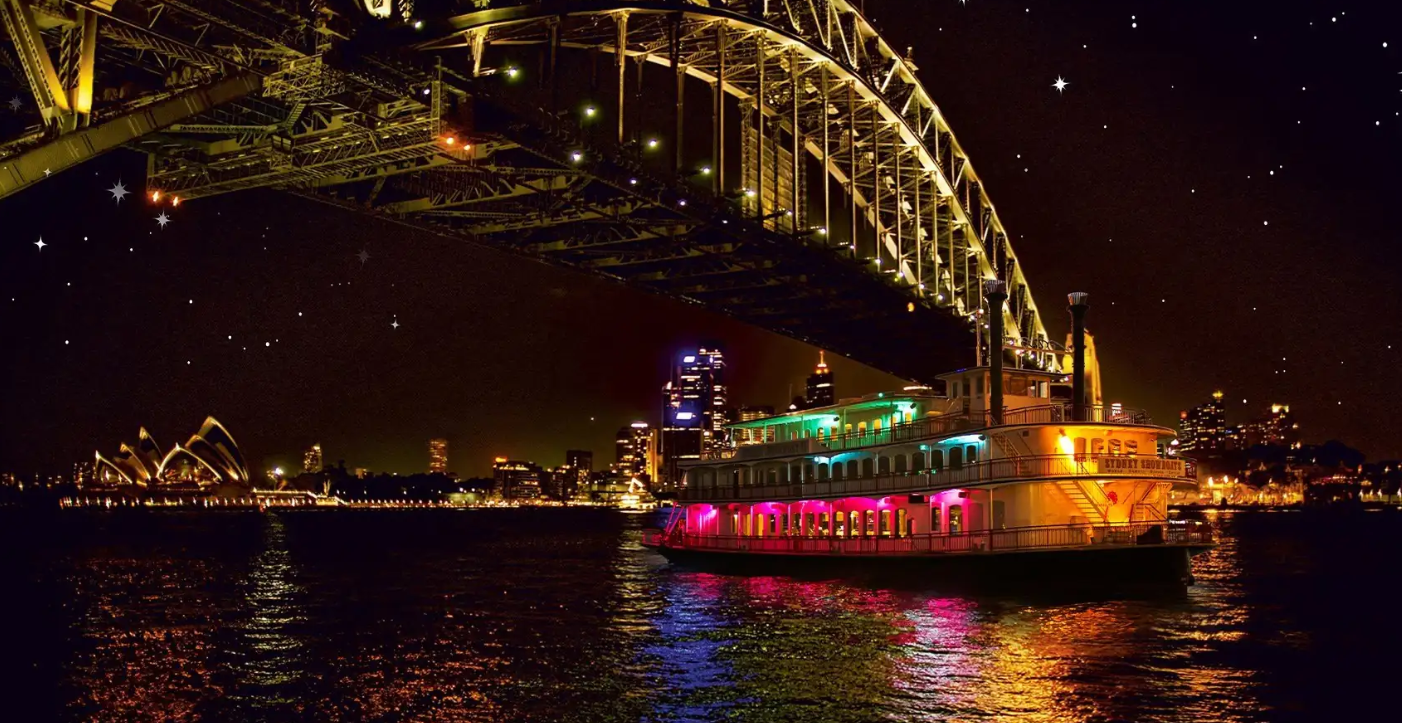 ซิดนีย์โชว์โบ๊ท อาหารค่ำ 3 คอร์ส + การแสดงละครเพลงบรอดเวย์ 3 ชั่วโมง