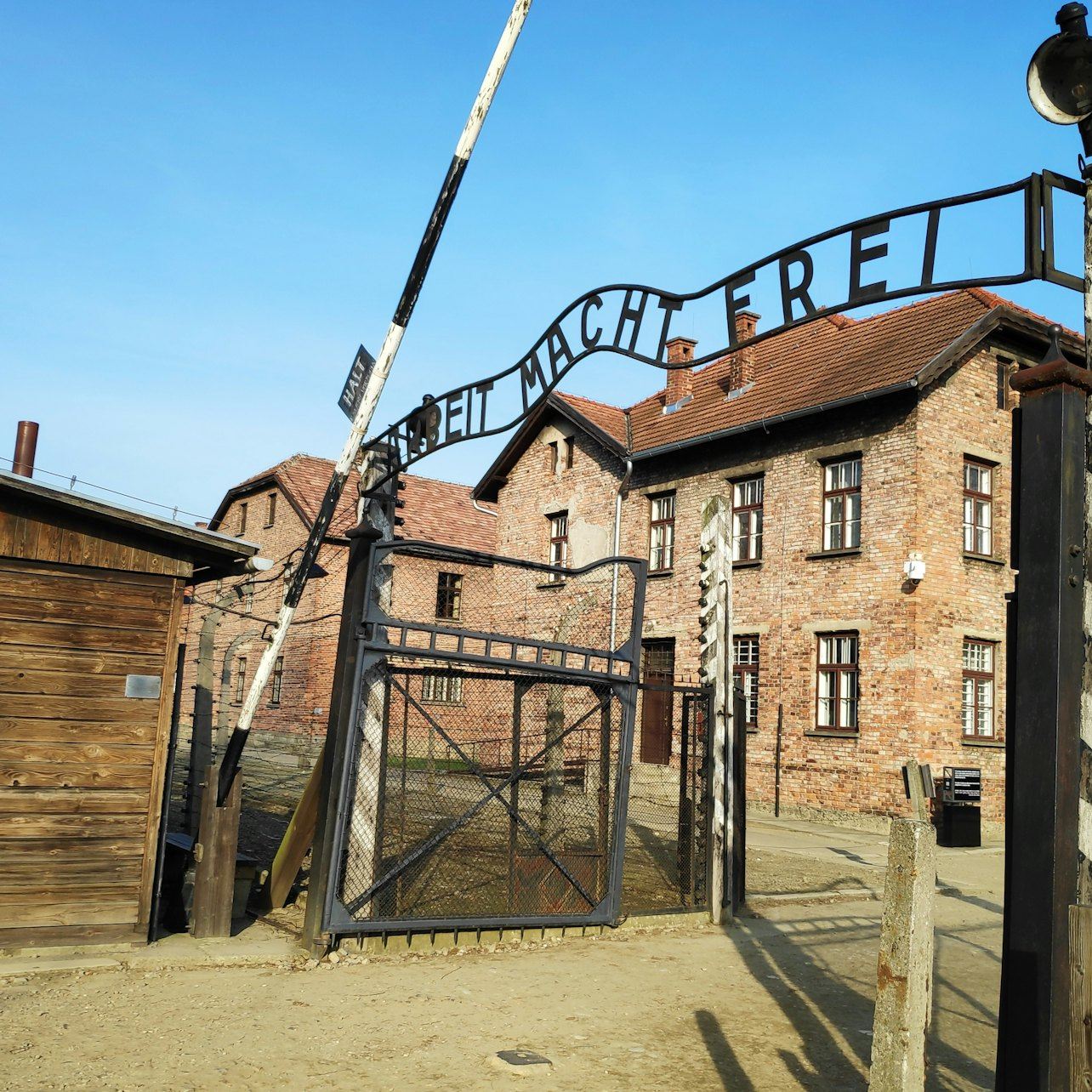 Auschwitz-Birkenau: Guided Tour + Transport