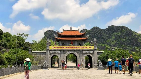 Ханой/Нинь Бинь: 1-дневный тур Там Кок/Чанг Ан, пещеры Хоа Лу и Муа