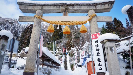 A one-day tour to Hojuzan Temple (Risshakuji Temple) and Ginzan Onsen in Yamagata to travel through the fairy tale world of Hayao Miyazaki