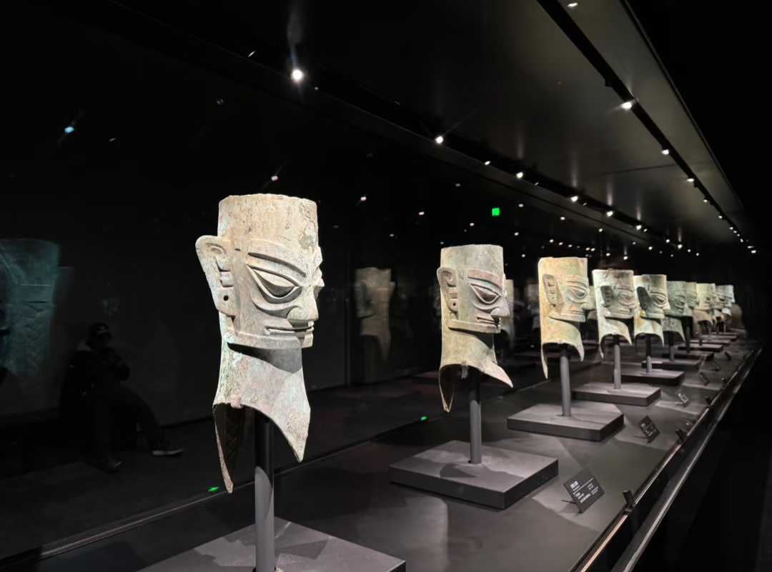 Guide multilingue a Chengdu per inglese, russo, portoghese e altre lingue, itinerari personalizzabili