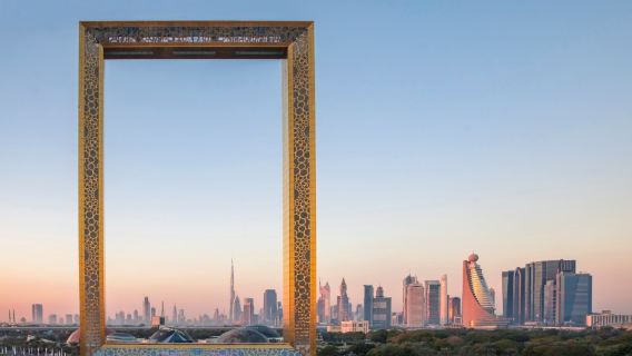 Tour alla Cornice di Dubai e crociera con cena a bordo di un dhow a Marina con trasferimento privato di andata e ritorno