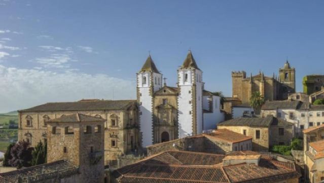 Caceres: Highlights, History and Jewish Quarter Walking Tour