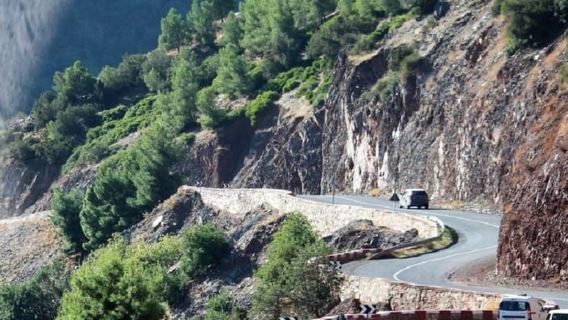 Gita di un giorno alle montagne dell'Atlante, giro in cammello e villaggi berberi