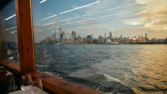 Nueva York: Crucero con cena gourmet y música en vivo