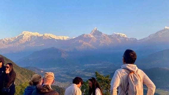 Pokhara: Sonnenaufgang & 7 legendäre Ziele mit Mittagessen