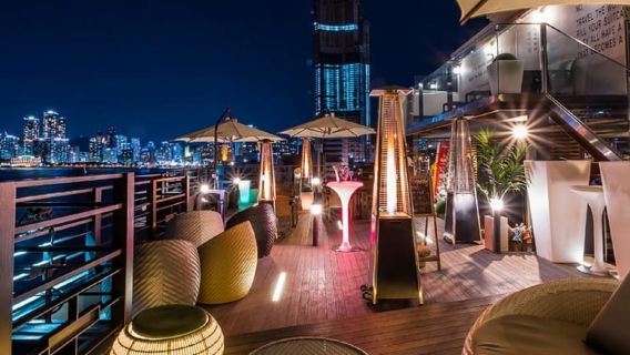 Busan: Guided K-Drama Day Tour with Pet Cafe & Picnic