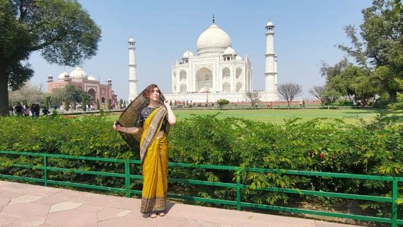 From Delhi: All-Inclusive Taj Mahal Tour by Gatimaan Express