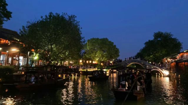 Lawatan sehari ke Dongzha + Xizha Wuzhen dari Shanghai termasuk tiket masuk, lawatan sehari ke Dongzha dan lawatan malam ke Xizha dengan makan tengah hari disediakan