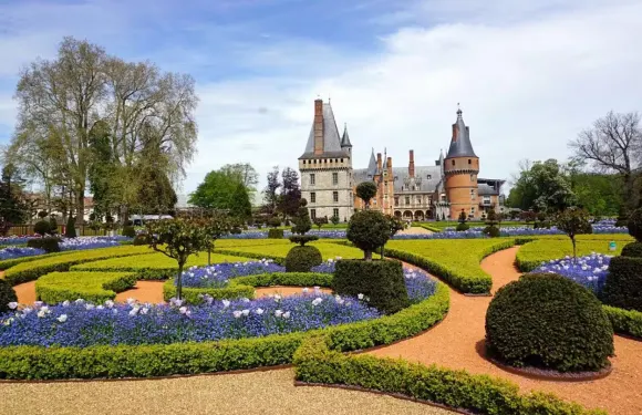 【巴黎周邊出片聖地】曼特農城堡+沙特爾小鎮一日遊