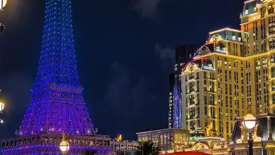 澳門一日遊巴黎人+大三巴+威尼斯人+銀河鑽石+流量卡跟團遊