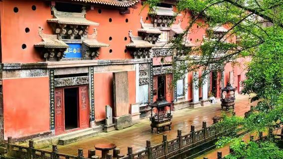 【私人導覽】齊雲山．指隱者精講+呈坎．夜遊魚燈一日｜導遊+專車