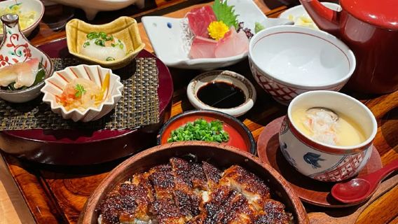 Услуга бронирования мест в ресторане Fuji (Токио, Япония), где подают угорь на гриле