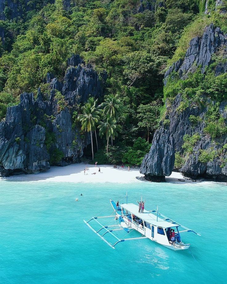 El Nido Tour B Island Hopping 1-day tour: Entalula Island + Snake Island + Cathedral Cave