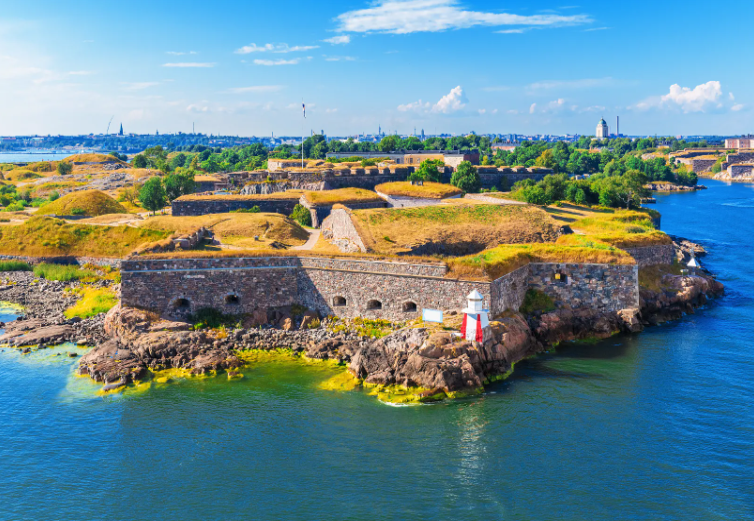 Finland Helsinki Nature and History: Sibelius Park and Suomenlinna