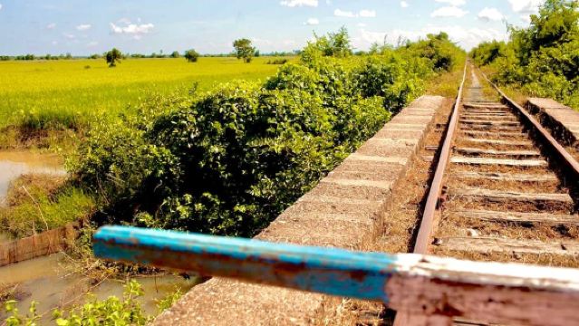 Siem Reap à Battambang : Expérience de campagne avec le train en bambou