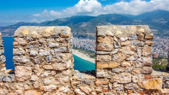 Tagesausflug im Winter nach Alanya mit Seilbahn, Burg- und Höhlenbesichtigung von Alanya