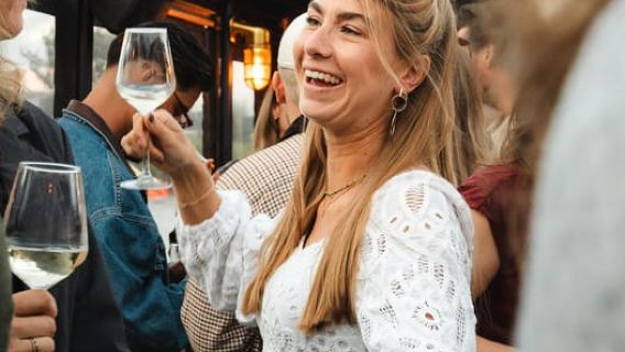 Groningen: Booze Cruise with Unlimited Drinks
