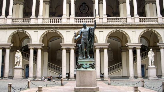 Lawatan sehari di Milan: Istana Diraja Milan + Galeri Seni Brera + Teater La Scala [tiket masuk sendiri]