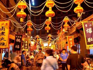  Small Group Food and Beer Tour to Beijing Hutong by Tuk Tuk 