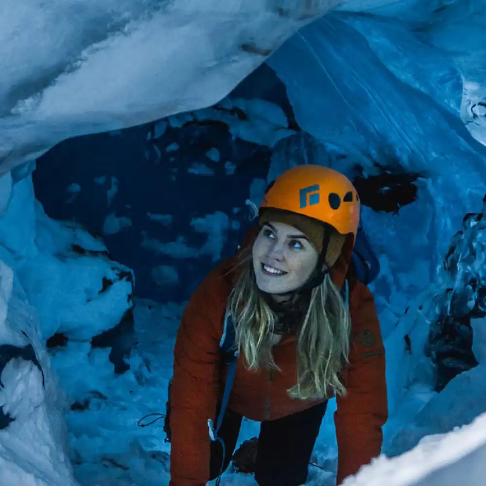 冰島水晶藍冰洞半日遊|瓦特納冰川超級吉普體驗|專業冰川導遊| Trip.com