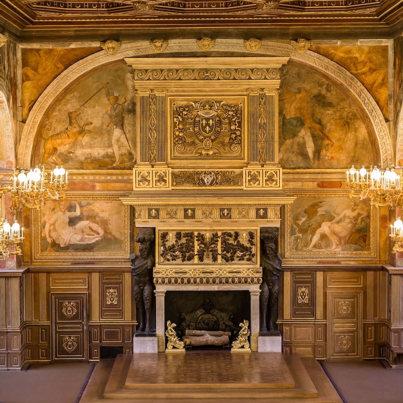 Château de Fontainebleau - Main Gate, In common with other …