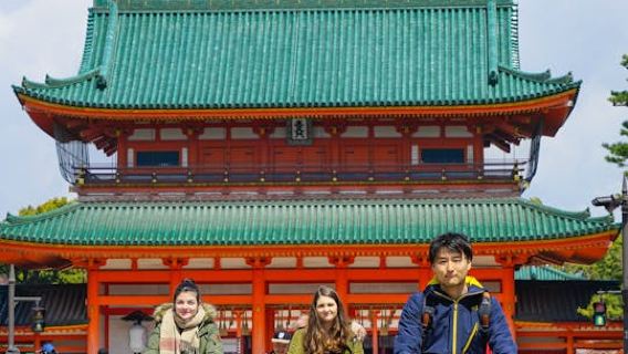 Kyoto historical cycling tour with the Golden Pavilion