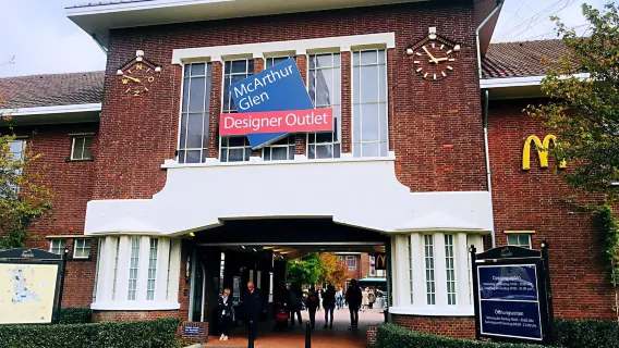 Excursión de un día a Roermond Designer Outlet con bono de descuento adicional del 10 %