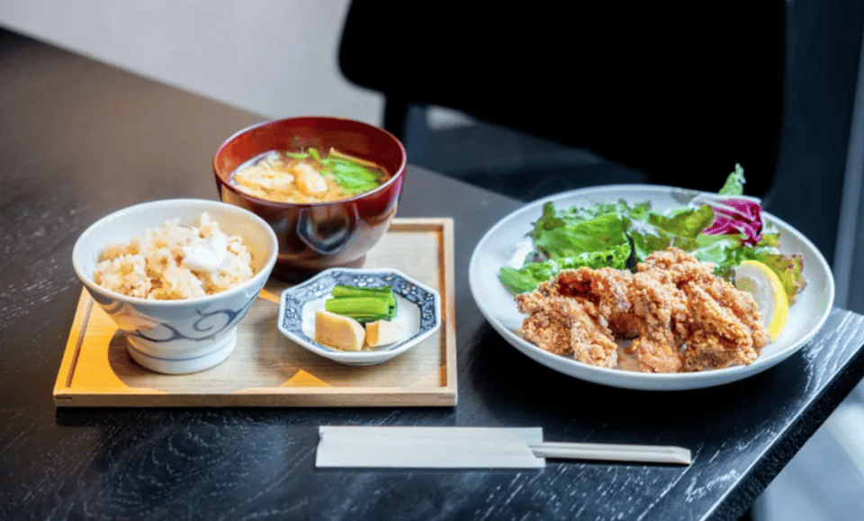 ลิงหิมะ ฮokusai และสาเก: วันแสนสมบูรณ์แบบในนากาโนะ