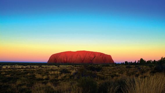 Uluru: Sunset, Sparkling Wine, Cheeseboard & Gourmet BBQ