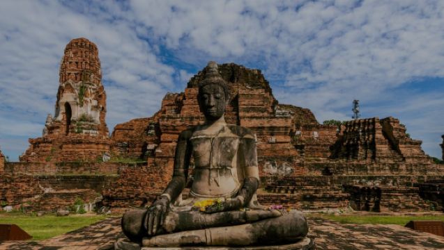 10-uur eendaagse tour met gecharterde autovervoer in Bangkok | Optie voor chauffeur die Chinees of Engels spreekt | Flexibel vervoer in de stad of buitenwijken