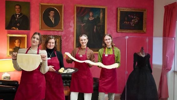 The Secrets to Learn Fresh Pasta and Tiramisù in a Glamorous Home