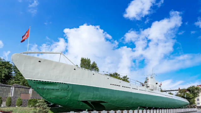 Vladivostok Private Charter: Glass Beach - Mys Tobizina - Tokarev Lighthouse with Door-to-Door Transfer
