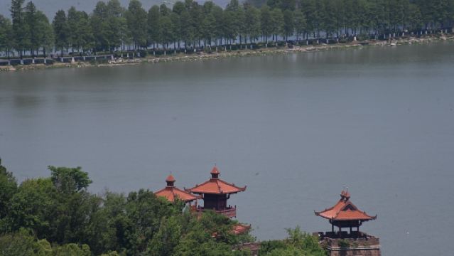 Wuhan East Lake Mo Mountain Guided Trekking Tour: Natural Landscape Exploration in Hubei 
